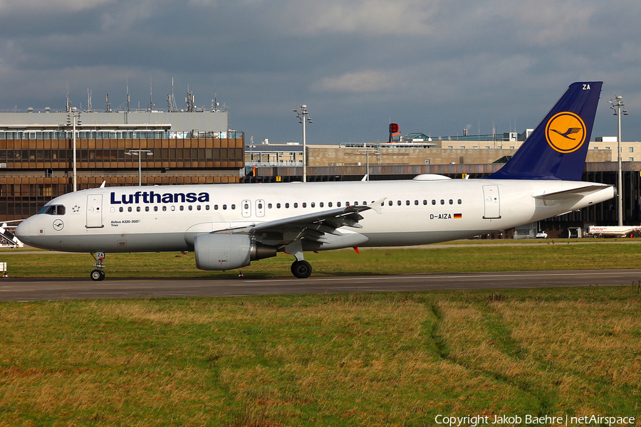 Lufthansa Airbus A320-214 (D-AIZA) | Photo 232681