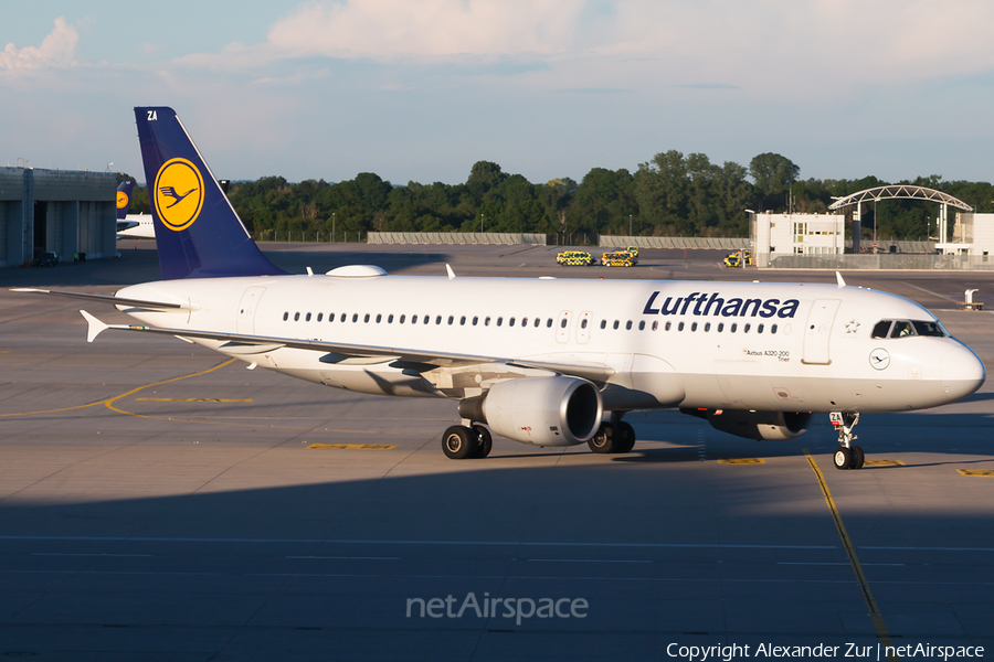 Lufthansa Airbus A320-214 (D-AIZA) | Photo 326960