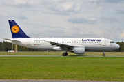 Lufthansa Airbus A320-214 (D-AIZA) at  Nuremberg, Germany