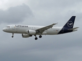 Lufthansa Airbus A320-214 (D-AIZB) at  Frankfurt am Main, Germany