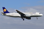 Lufthansa Airbus A320-214 (D-AIZB) at  Hamburg - Fuhlsbuettel (Helmut Schmidt), Germany