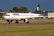 Lufthansa Airbus A320-214 (D-AIZB) at  Hamburg - Fuhlsbuettel (Helmut Schmidt), Germany