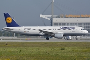 Lufthansa Airbus A320-214 (D-AIZB) at  Munich, Germany