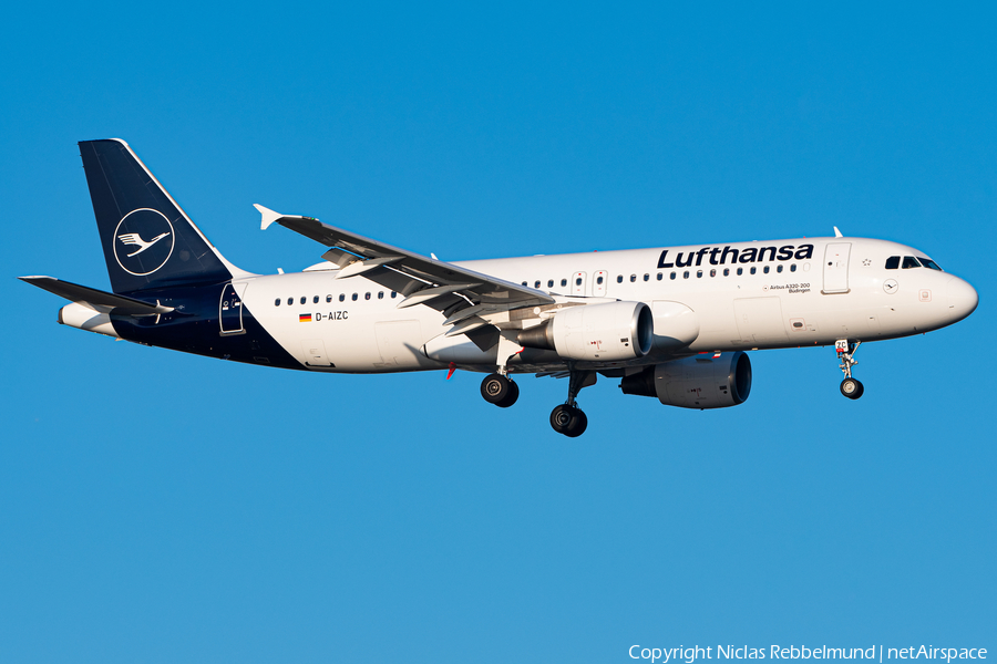 Lufthansa Airbus A320-214 (D-AIZC) | Photo 364765