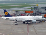 Lufthansa Airbus A320-214 (D-AIZC) at  Dusseldorf - International, Germany