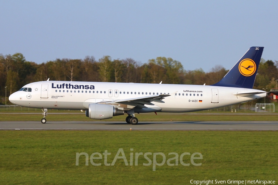 Lufthansa Airbus A320-214 (D-AIZC) | Photo 304693