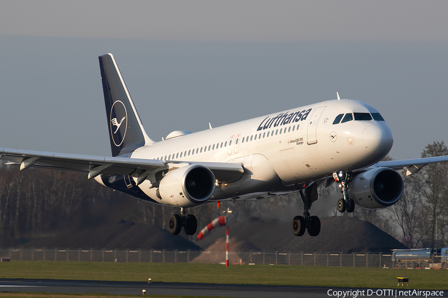 Lufthansa Airbus A320-214 (D-AIZC) | Photo 309431