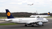 Lufthansa Airbus A320-214 (D-AIZD) at  Dusseldorf - International, Germany