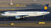 Lufthansa Airbus A320-214 (D-AIZD) at  Dusseldorf - International, Germany