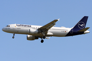 Lufthansa Airbus A320-214 (D-AIZD) at  Frankfurt am Main, Germany