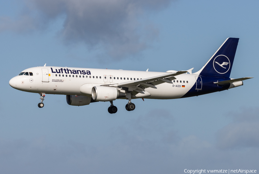 Lufthansa Airbus A320-214 (D-AIZD) | Photo 476038