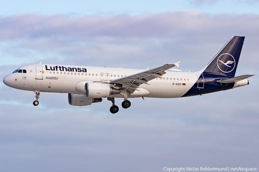 Lufthansa Airbus A320-214 (D-AIZD) | Photo 482291