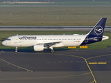 Lufthansa Airbus A320-214 (D-AIZE) at  Dusseldorf - International, Germany