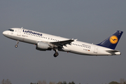 Lufthansa Airbus A320-214 (D-AIZE) at  Hamburg - Fuhlsbuettel (Helmut Schmidt), Germany