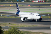 Lufthansa Airbus A320-214 (D-AIZE) at  Madrid - Barajas, Spain