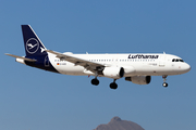 Lufthansa Airbus A320-214 (D-AIZE) at  Tenerife Sur - Reina Sofia, Spain