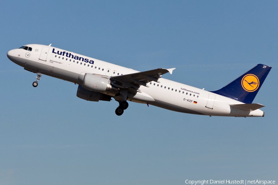 Lufthansa Airbus A320-214 (D-AIZF) | Photo 489680