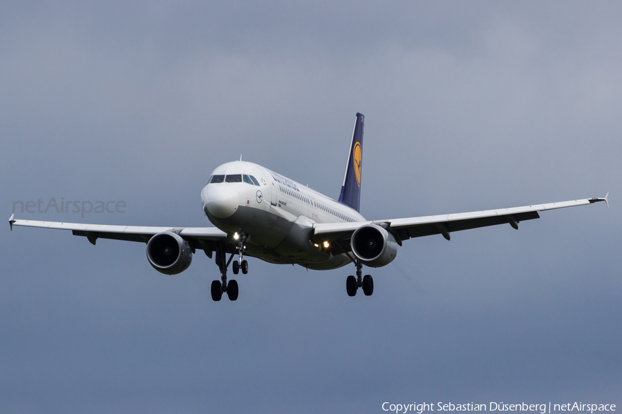 Lufthansa Airbus A320-214 (D-AIZF) | Photo 217222
