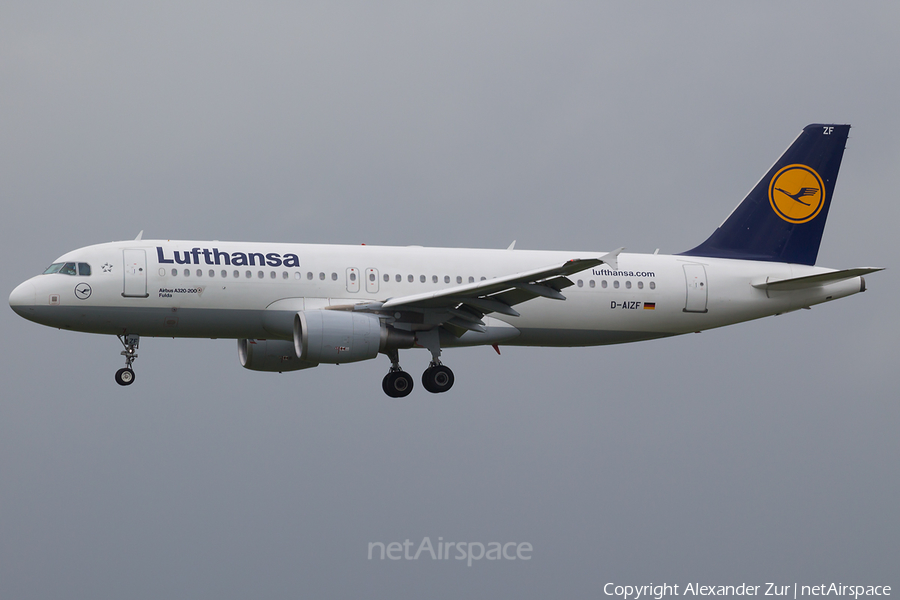Lufthansa Airbus A320-214 (D-AIZF) | Photo 409276