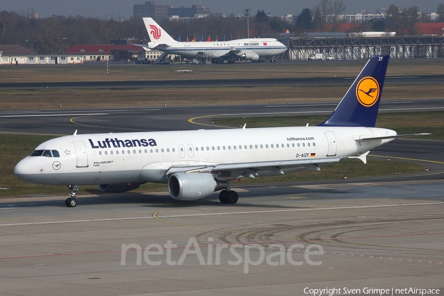 Lufthansa Airbus A320-214 (D-AIZF) | Photo 44252