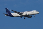 Lufthansa Airbus A320-214 (D-AIZG) at  Milan - Malpensa, Italy