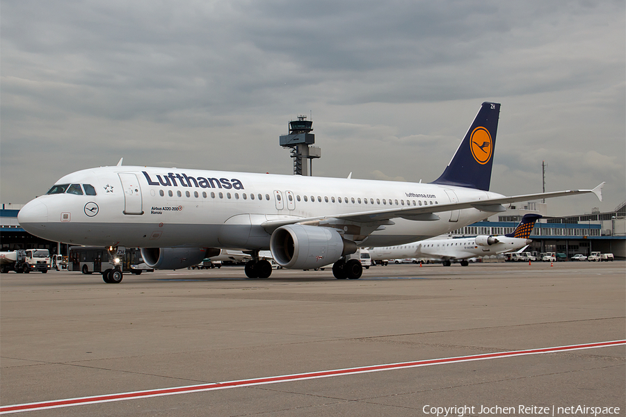 Lufthansa Airbus A320-214 (D-AIZH) | Photo 75950