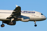 Lufthansa Airbus A320-214 (D-AIZH) at  Zurich - Kloten, Switzerland