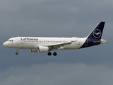 Lufthansa Airbus A320-214 (D-AIZI) at  Frankfurt am Main, Germany