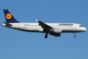 Lufthansa Airbus A320-214 (D-AIZK) at  Dusseldorf - International, Germany