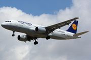 Lufthansa Airbus A320-214 (D-AIZM) at  Barcelona - El Prat, Spain