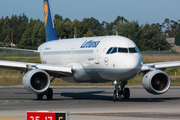 Lufthansa Airbus A320-214 (D-AIZM) at  Porto, Portugal