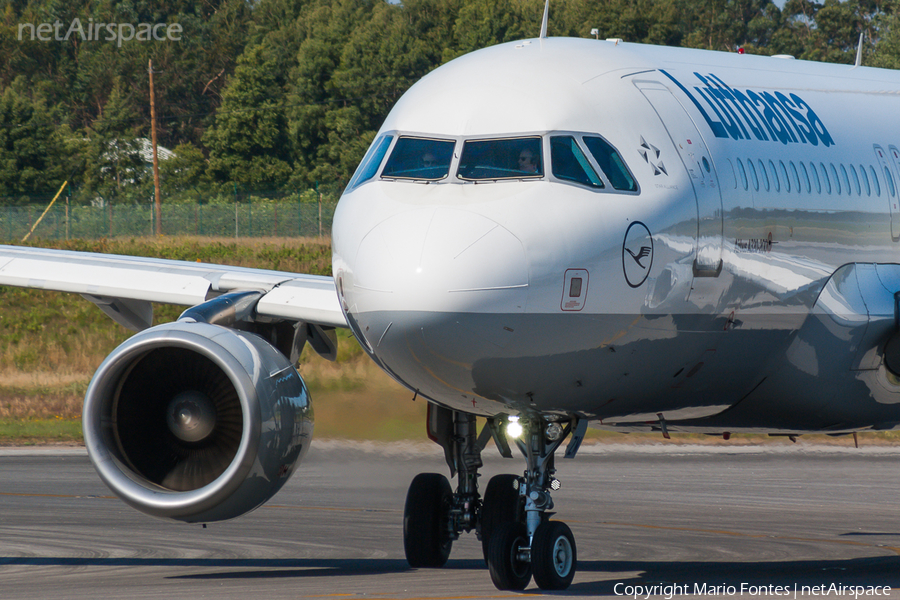 Lufthansa Airbus A320-214 (D-AIZM) | Photo 159071