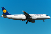 Lufthansa Airbus A320-214 (D-AIZN) at  Frankfurt am Main, Germany