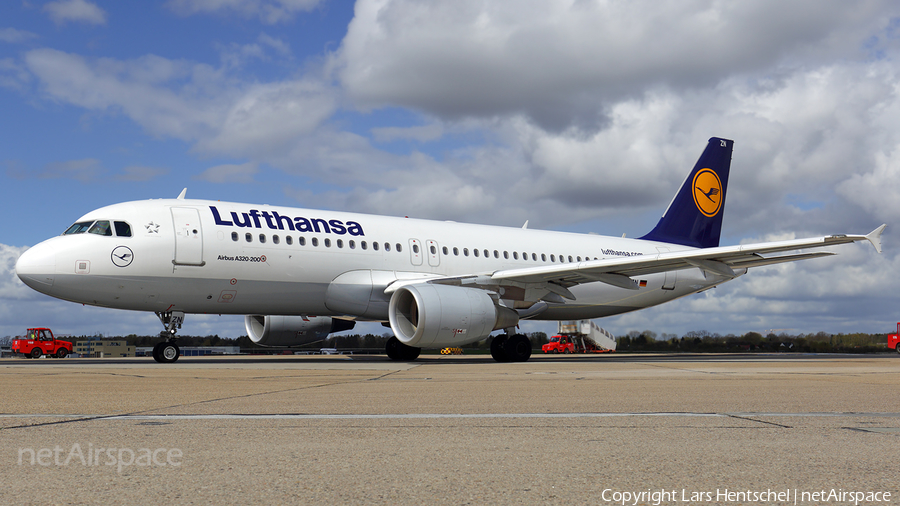 Lufthansa Airbus A320-214 (D-AIZN) | Photo 105639