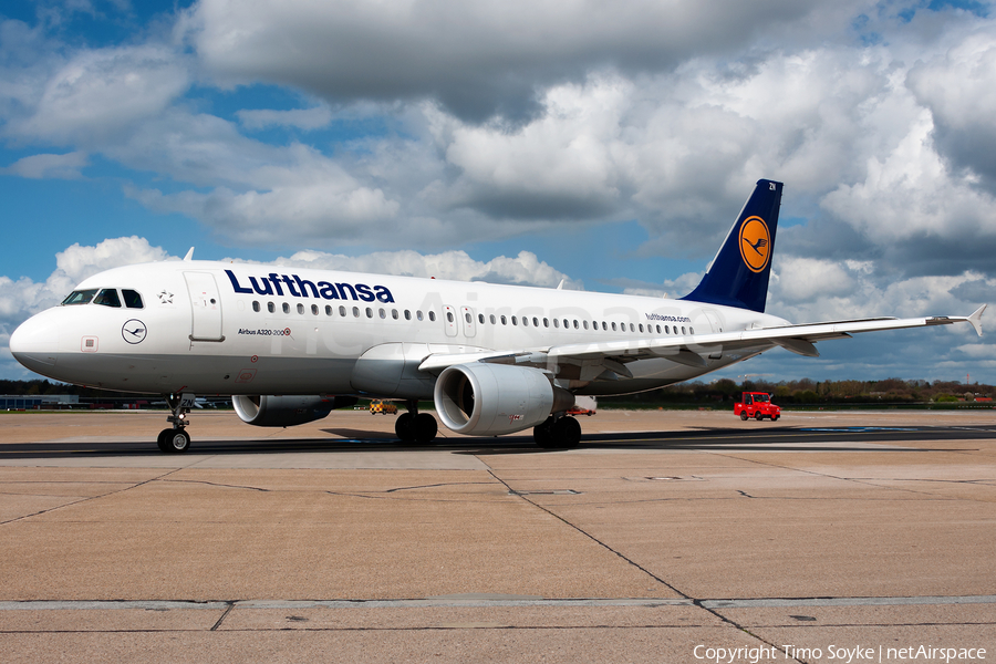 Lufthansa Airbus A320-214 (D-AIZN) | Photo 105860