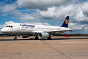 Lufthansa Airbus A320-214 (D-AIZN) at  Hamburg - Fuhlsbuettel (Helmut Schmidt), Germany