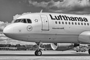 Lufthansa Airbus A320-214 (D-AIZN) at  Hamburg - Fuhlsbuettel (Helmut Schmidt), Germany