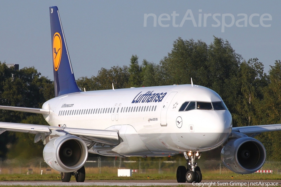 Lufthansa Airbus A320-214 (D-AIZN) | Photo 32414