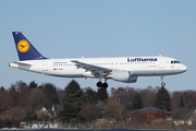 Lufthansa Airbus A320-214 (D-AIZN) at  Hamburg - Fuhlsbuettel (Helmut Schmidt), Germany