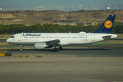 Lufthansa Airbus A320-214 (D-AIZO) at  Madrid - Barajas, Spain