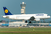 Lufthansa Airbus A320-214 (D-AIZO) at  Milan - Malpensa, Italy