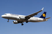 Lufthansa Airbus A320-214 (D-AIZP) at  Luqa - Malta International, Malta