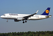 Lufthansa Airbus A320-214 (D-AIZT) at  Hamburg - Fuhlsbuettel (Helmut Schmidt), Germany