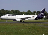 Lufthansa Airbus A320-214 (D-AIZT) at  Hamburg - Fuhlsbuettel (Helmut Schmidt), Germany