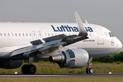 Lufthansa Airbus A320-214 (D-AIZT) at  Manchester - International (Ringway), United Kingdom