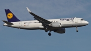 Lufthansa Airbus A320-214 (D-AIZW) at  Frankfurt am Main, Germany