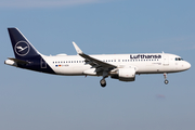 Lufthansa Airbus A320-214 (D-AIZW) at  Frankfurt am Main, Germany