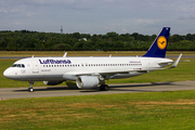 Lufthansa Airbus A320-214 (D-AIZW) at  Hamburg - Fuhlsbuettel (Helmut Schmidt), Germany