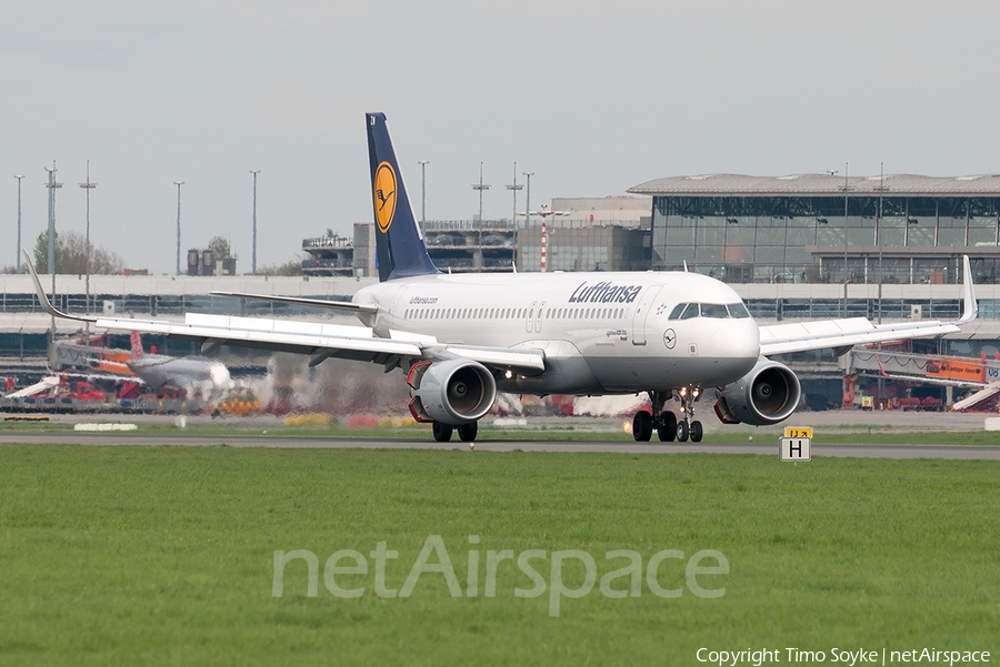 Lufthansa Airbus A320-214 (D-AIZW) | Photo 44876