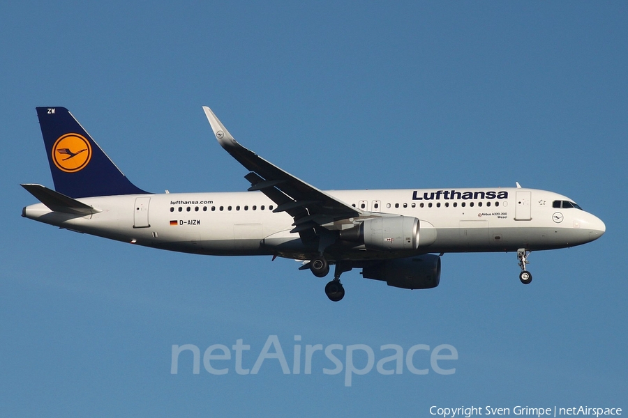 Lufthansa Airbus A320-214 (D-AIZW) | Photo 77410